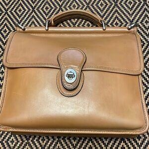 Vintage/Y2K Coach Willis Camel with Nickel Hardware 9927